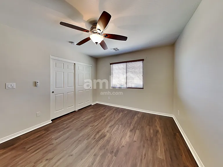 2542 W Cordia Ln — Photo 18