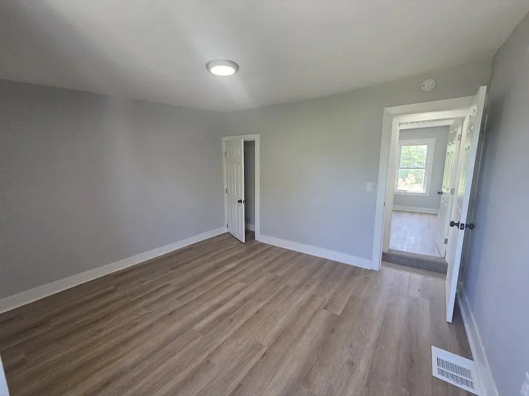 1505 McHenry St — Photo 11