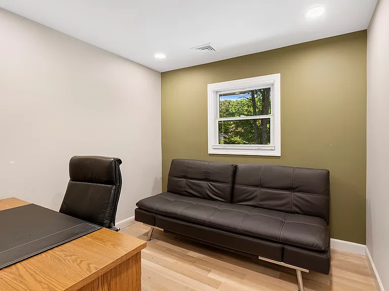 52 Walker Ave — Photo 11