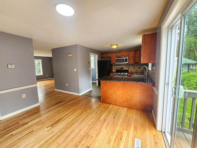 67 Burgundy Dr — Photo 8