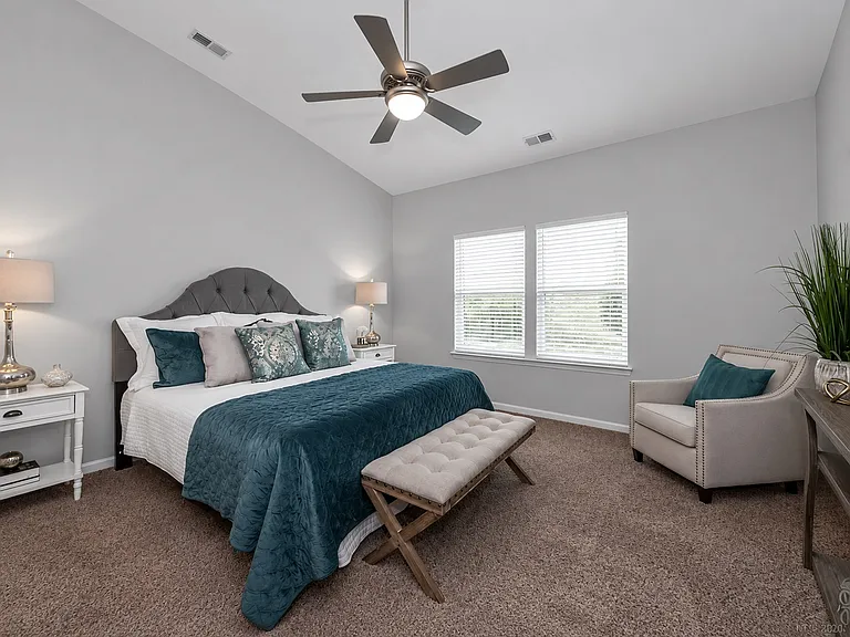 1015 Albany Park Dr — Photo 19