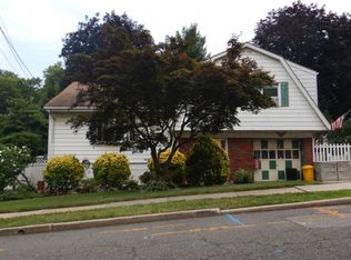 108 Hamilton Rd, Teaneck, NJ 07666