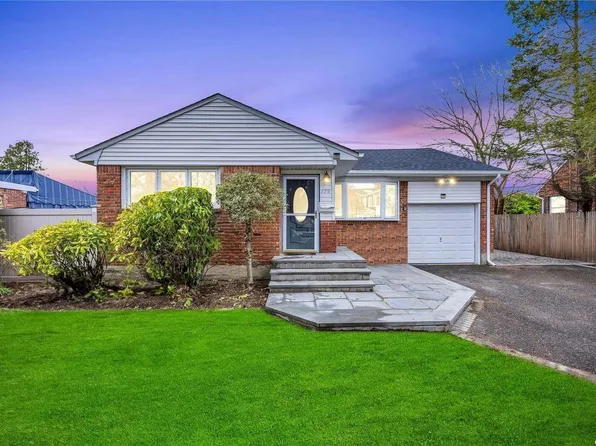 179 Floral Avenue, Plainview, NY 11803