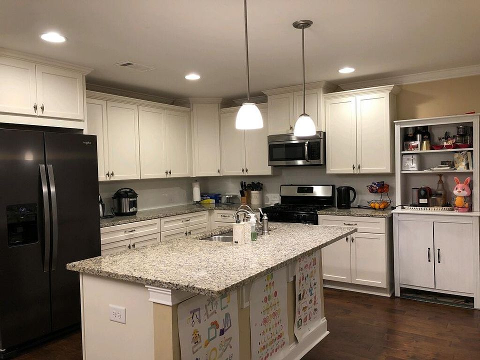 2nd image of 2394 Snowshill Ln