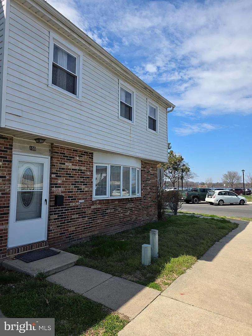 100 Stacy Ct photo 1