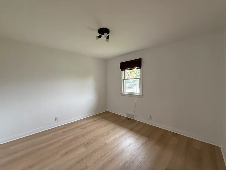 206 Wellington St S — Photo 7