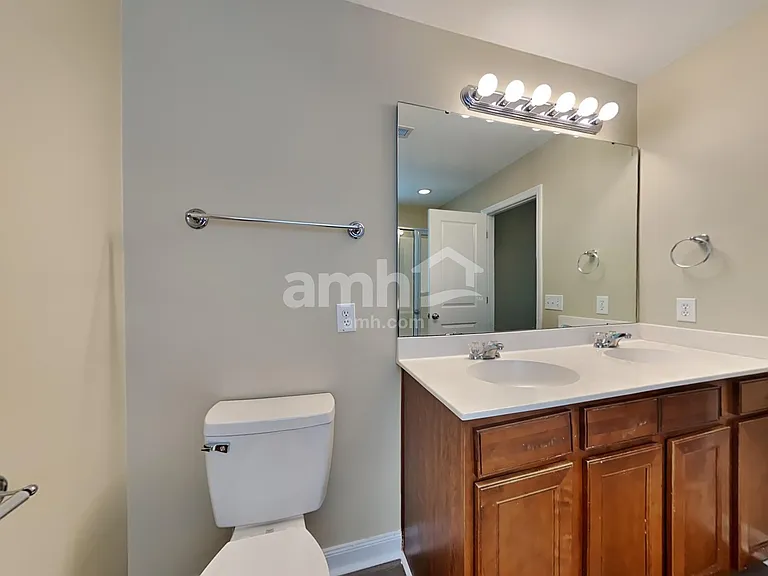 1056 Whitlow Blvd — Photo 13