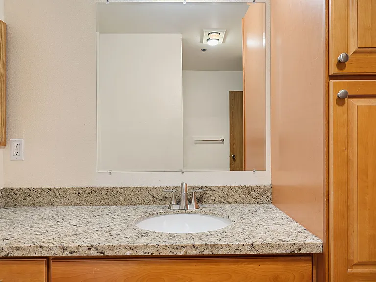 Beardslee Place Apartments — Photo 16