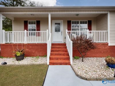 222 Mary Jo Isom Ln, Arab, AL, 35016