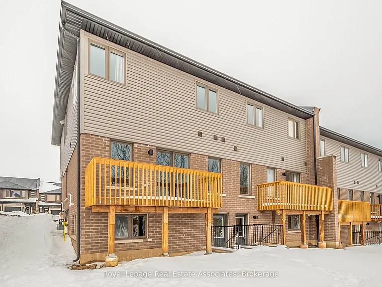 3981 Crown St — Photo 34