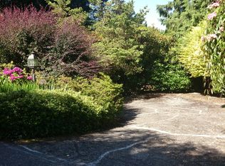 2831 Perkins Ln W, Seattle, WA 98199