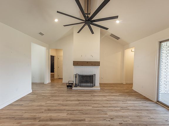 2nd image of 1021 N Fulton Ave