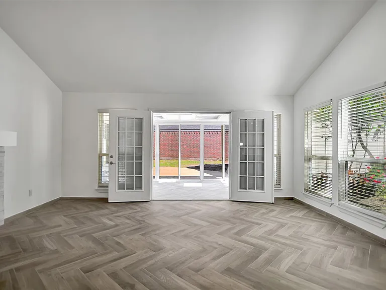 7 Bitterwood Ct — Photo 8