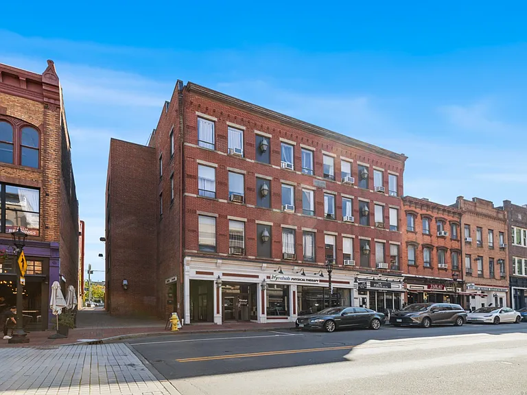 94 Washington St #20 — Photo 1