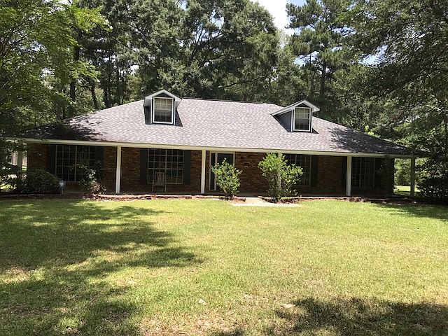 4BR 2 1/2 B on 4.65 Acres
