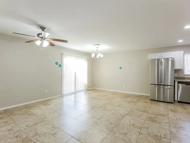 3702 S 62nd Ave — Photo 4