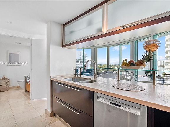 4th image of 6000 Indian Creek Dr #8B
