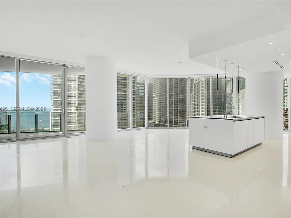 300 Biscayne Boulevard Way #2107