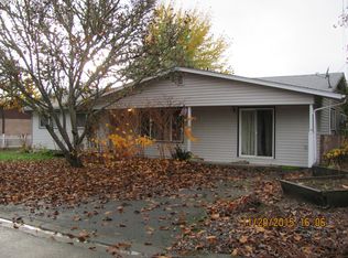 198 NE Garrecht St, Roseburg, OR 97470
