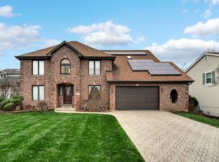 346 Holbrook Cir, Chicago Heights, IL 60411