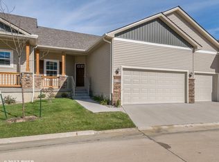 5195 Stone Creek Dr, Pleasant Hill, IA 50327