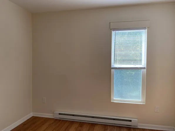 211-213 N Hazel Ave, Ames, IA 50010