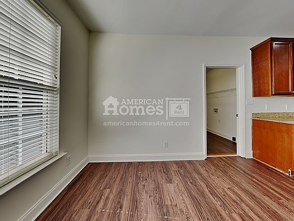5th image of 4304 Pepperbush Dr