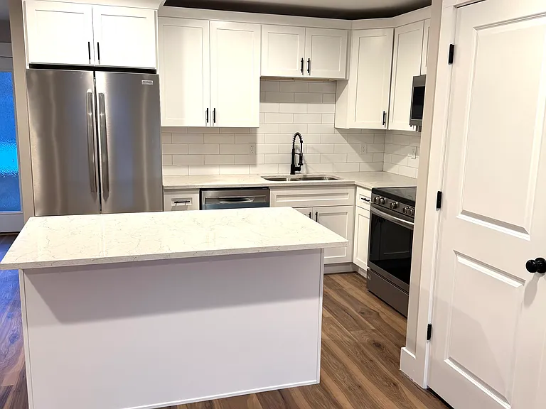 1351 Charleston Ave — Photo 5