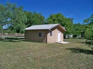 710 W 9th St, Coleman, TX 76834