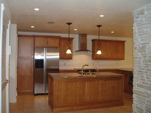 Gorgeous Gourmet Kitchen!
