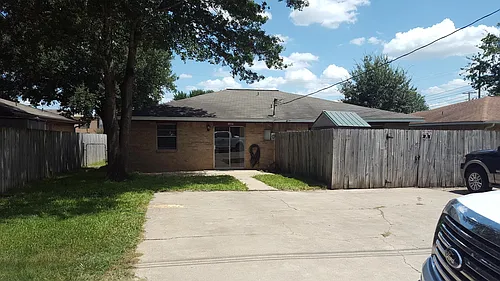1607 Southwest Pkwy Photo 1