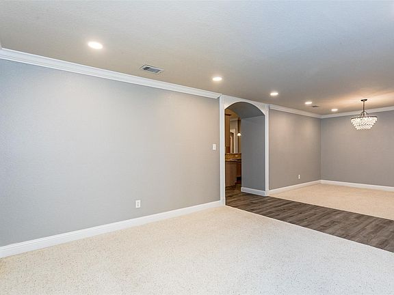 5th image of 5804 Meadows Way