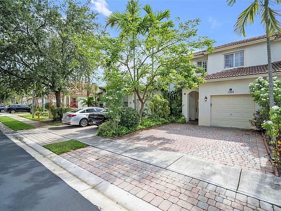 3rd image of 1904 NW 78th Way