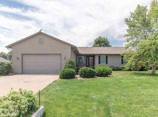 100 Kennedy Ct, Hopedale, IL