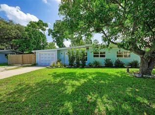 911 43rd St W, Bradenton, FL 34209