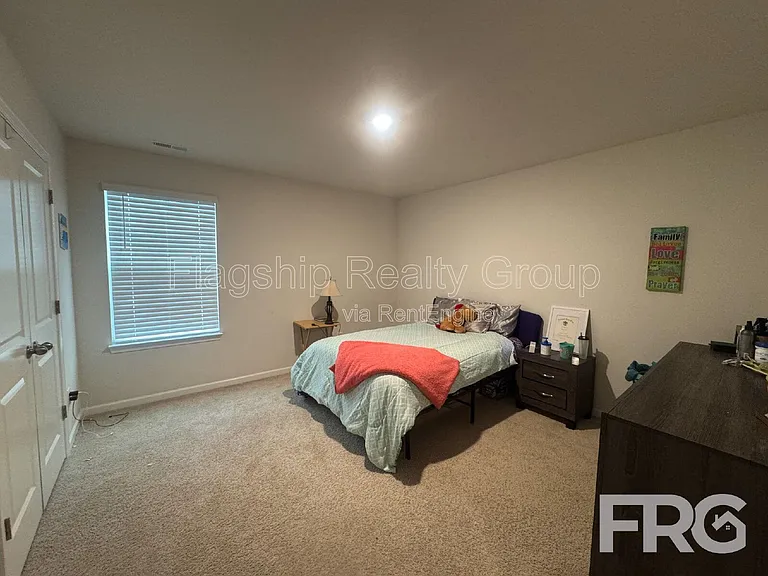 1028 Riverstone Dr — Photo 18