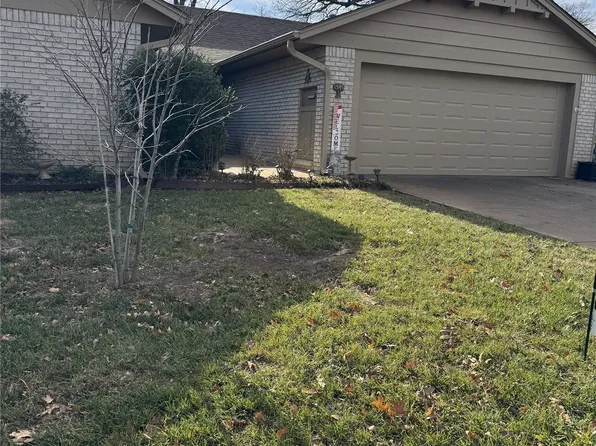 1545 Pecan Pl, Bartlesville, OK 74003