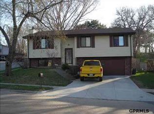 5932 S 137th St, Omaha, NE 68137