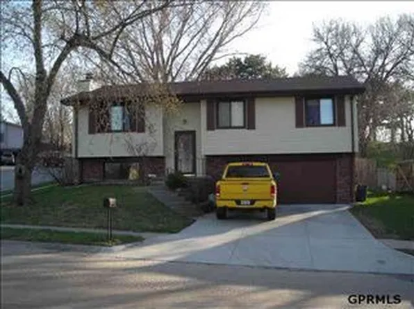 5932 S 137th St, Omaha, NE 68137