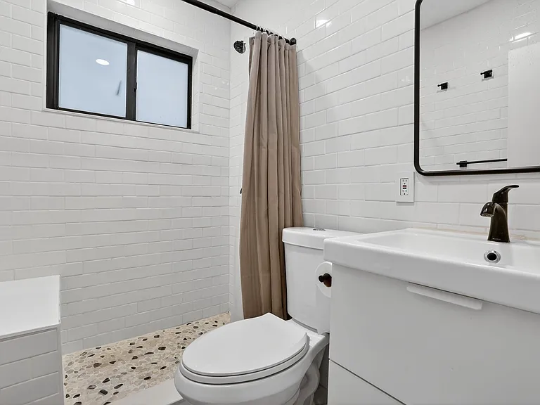 7811 NE 10th Ct #7817 — Photo 8