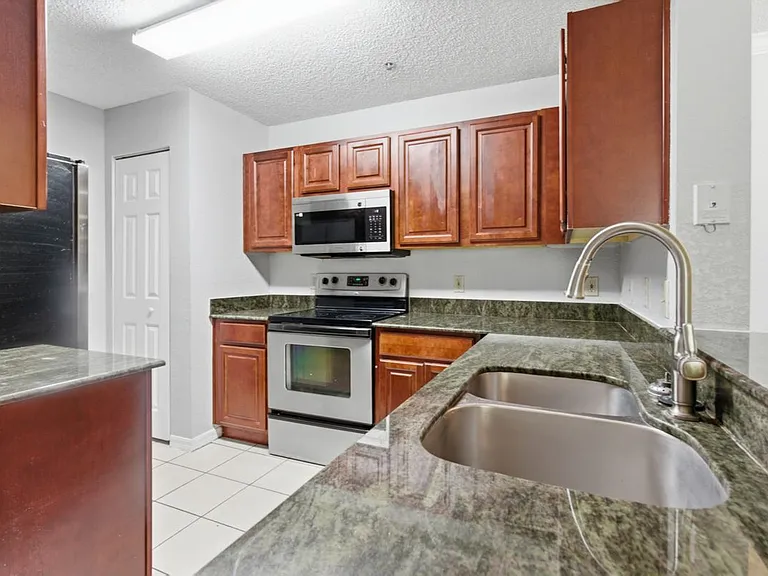 4240 Summer Landing Dr #106 — Photo 7