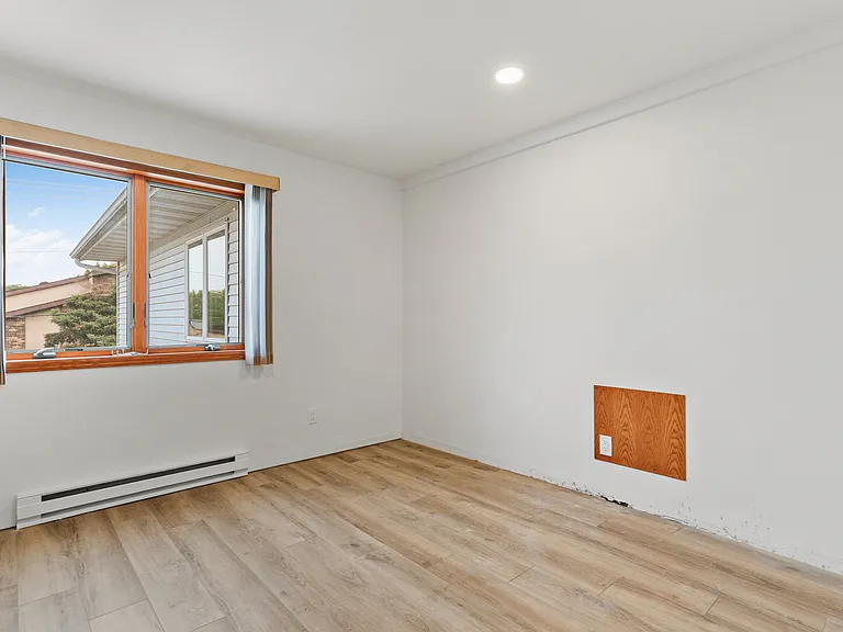 604 S Main St #3 — Photo 8