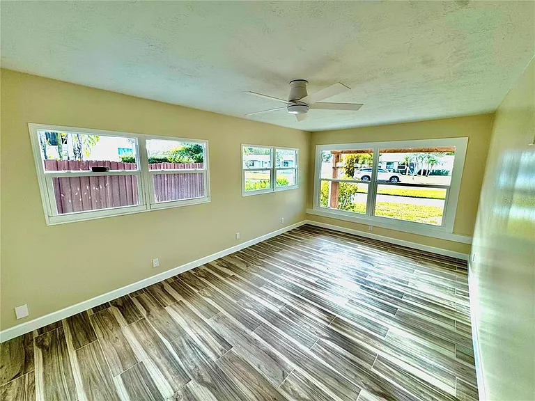 1500 Carson Cir NE — Photo 16
