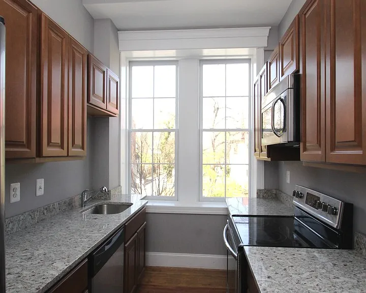 211 W Lanvale St — Photo 9