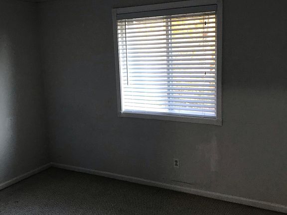 4th image of 1975 Tall Oaks Dr APT 3A
