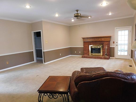 4th image of 108 Lakeshore Dr