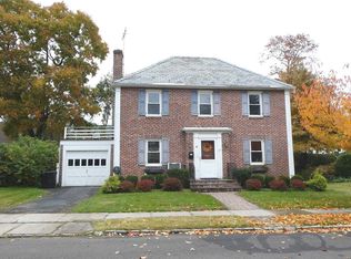 28 Dewey St, Manhasset, NY 11030