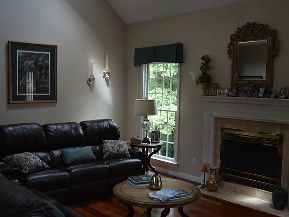 5th image of 2024 White Oak Dr