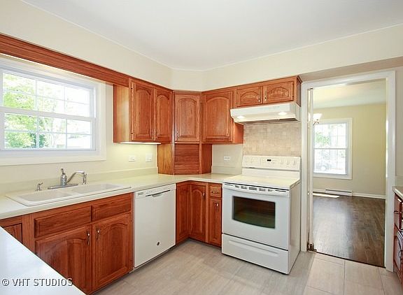 5th image of 928 S Mallard Ct