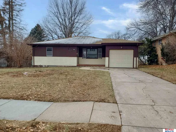 2422 S 49th St, Omaha, NE 68106